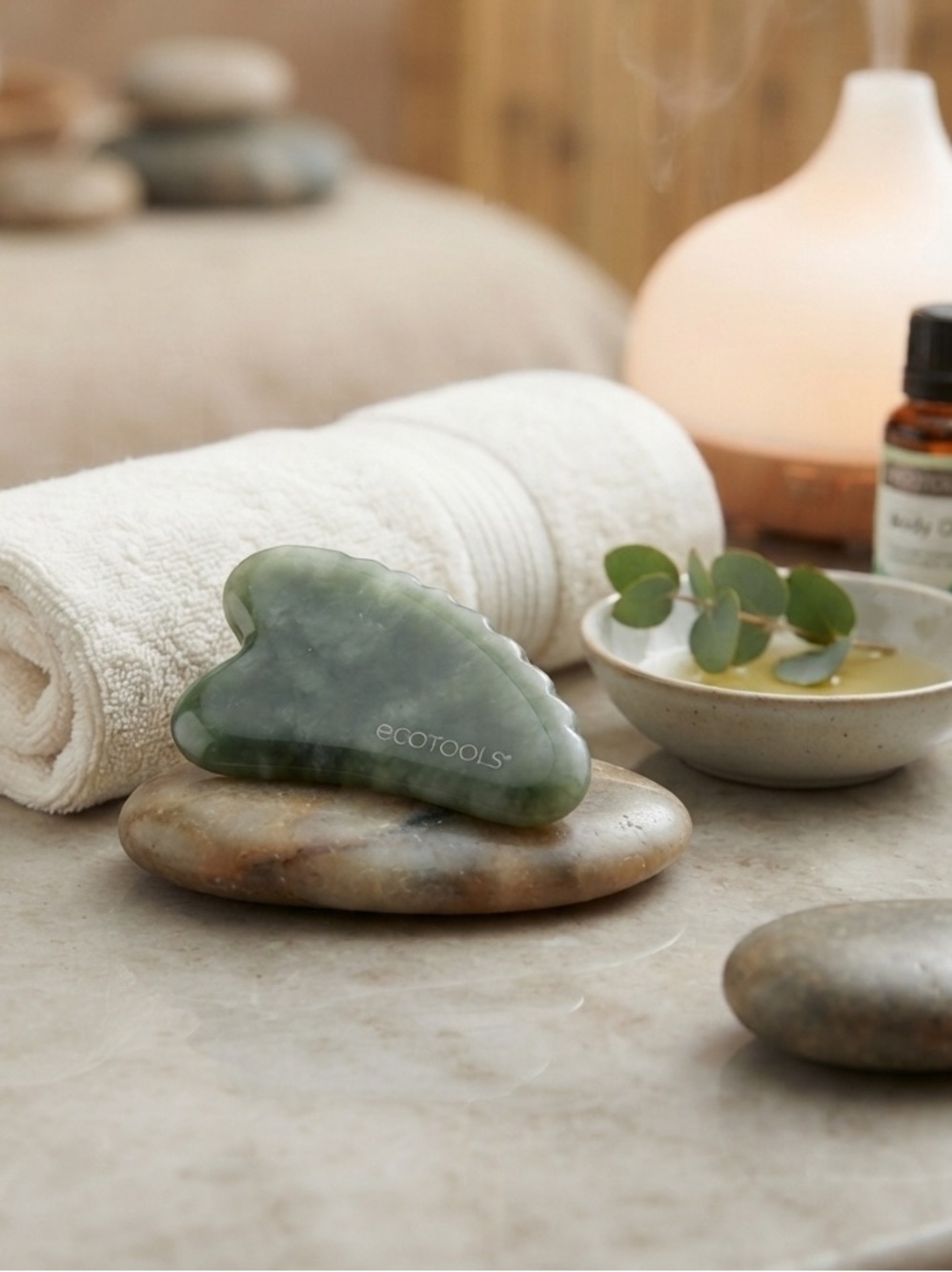 EcoTools Body Gua Sha Jade Stone - Picture 2 of 4